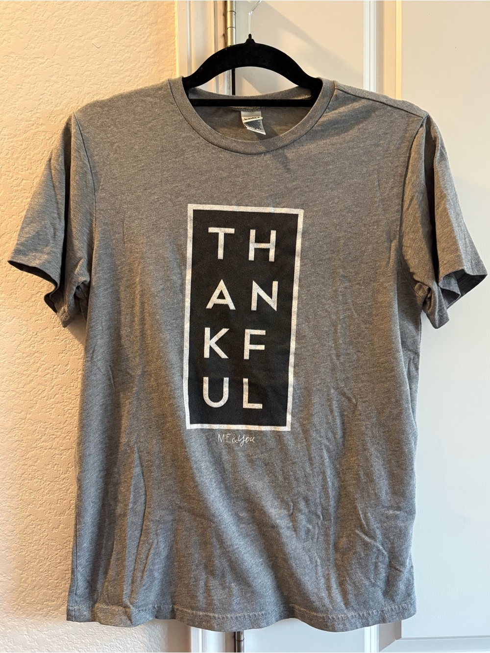 Kavio Gray Men's 'THANKFUL' Graphic Tee
